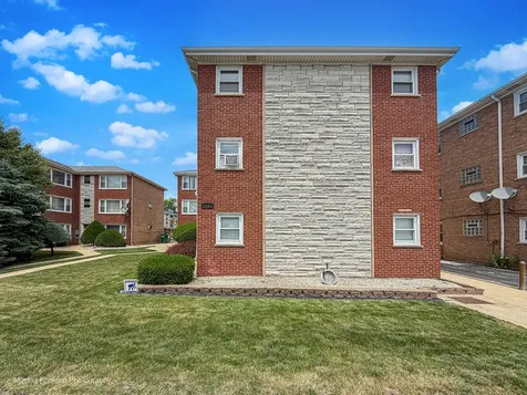 6940 West 65th Street Chicago IL 60638