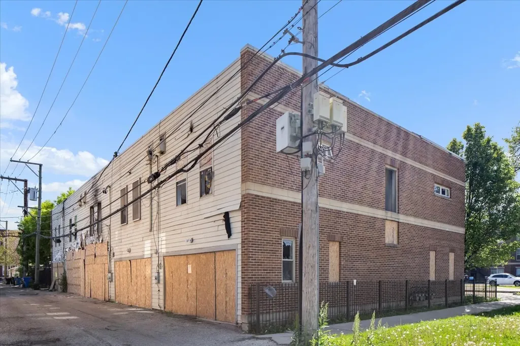 3149 West Lexington Street Chicago IL 60612