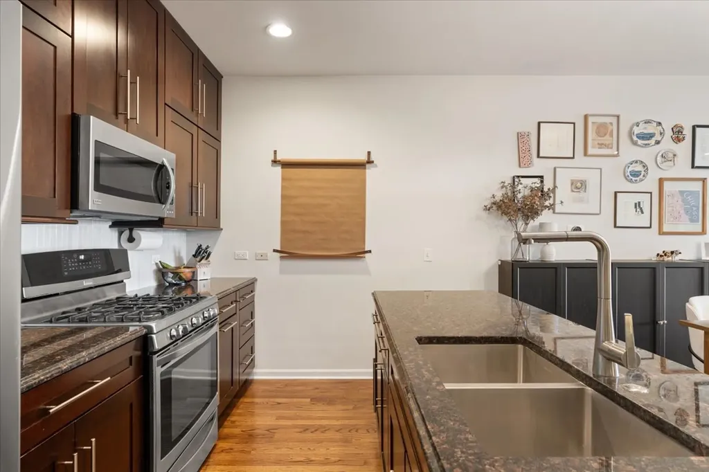 2040 West Belmont Avenue Chicago IL 60618