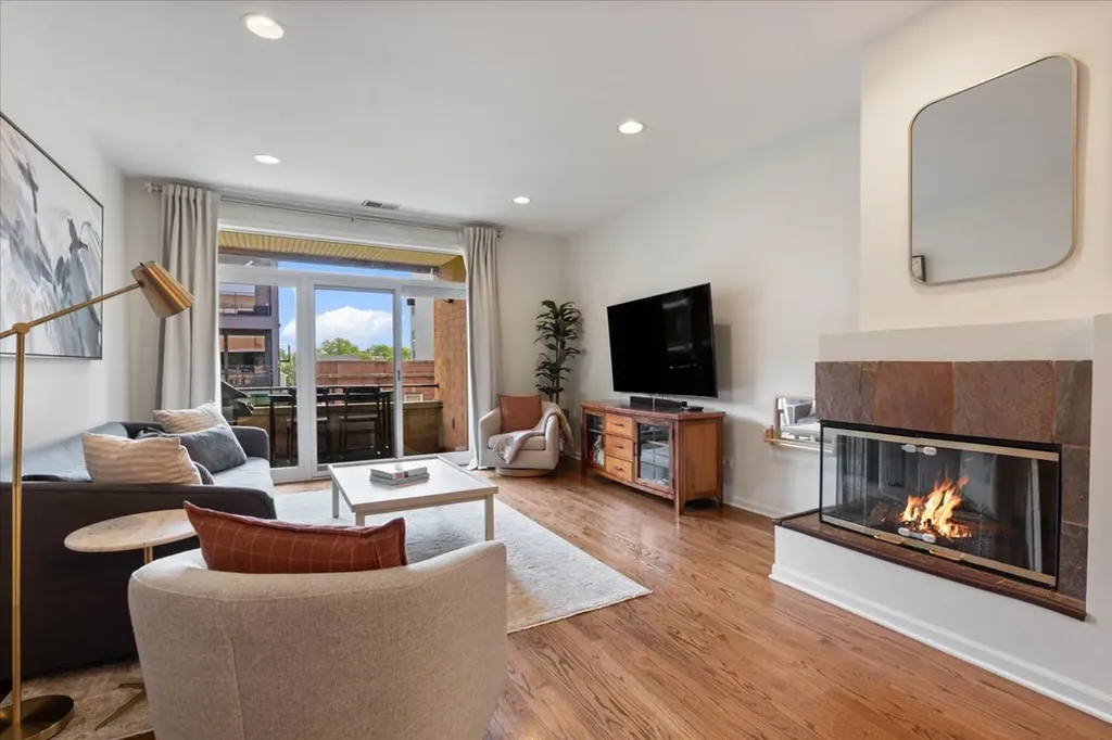 2040 West Belmont Avenue Chicago IL 60618