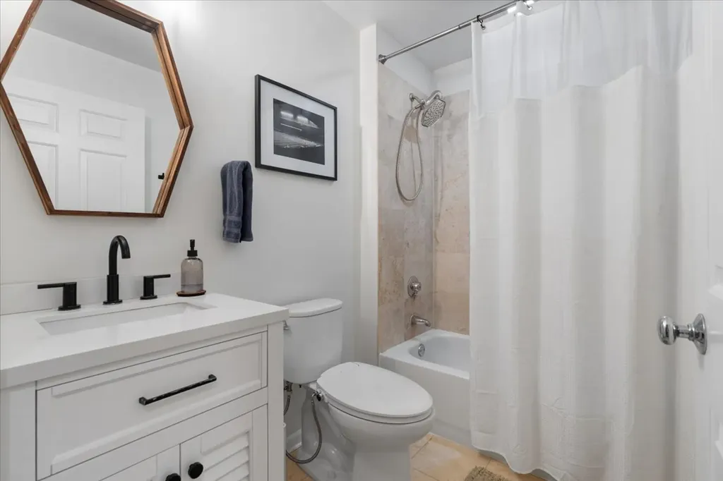 2040 West Belmont Avenue Chicago IL 60618
