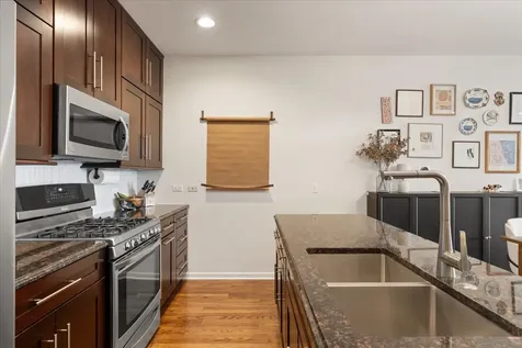 2040 West Belmont Avenue Chicago IL 60618