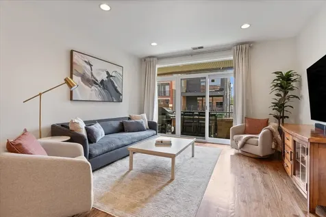 2040 West Belmont Avenue Chicago IL 60618
