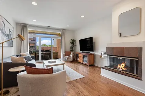 2040 West Belmont Avenue Chicago IL 60618