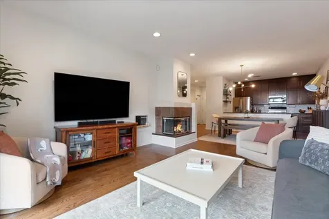 2040 West Belmont Avenue Chicago IL 60618