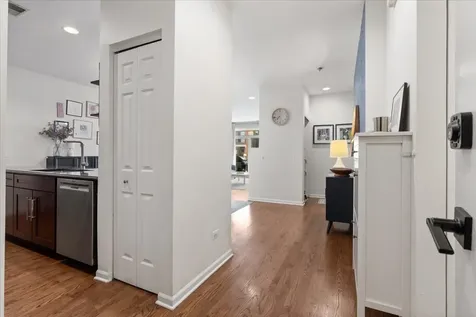 2040 West Belmont Avenue Chicago IL 60618