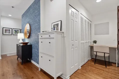 2040 West Belmont Avenue Chicago IL 60618
