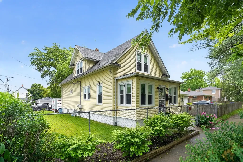 1015 Glenn Drive North Chicago IL 60064