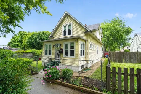 1015 Glenn Drive North Chicago IL 60064