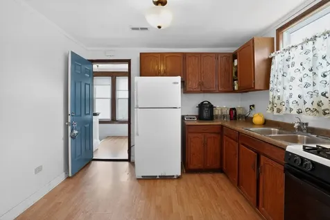 1015 Glenn Drive North Chicago IL 60064