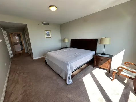 130 North Garland Court Chicago IL 60602