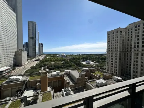 130 North Garland Court Chicago IL 60602