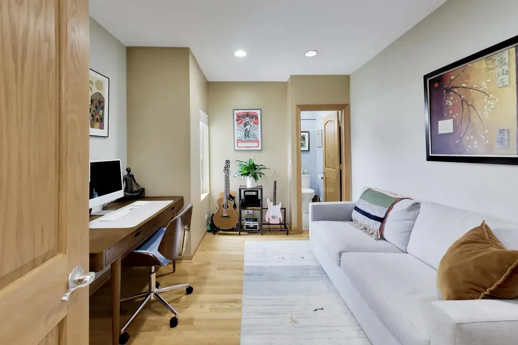 4831 West Winnemac Avenue Chicago IL 60630