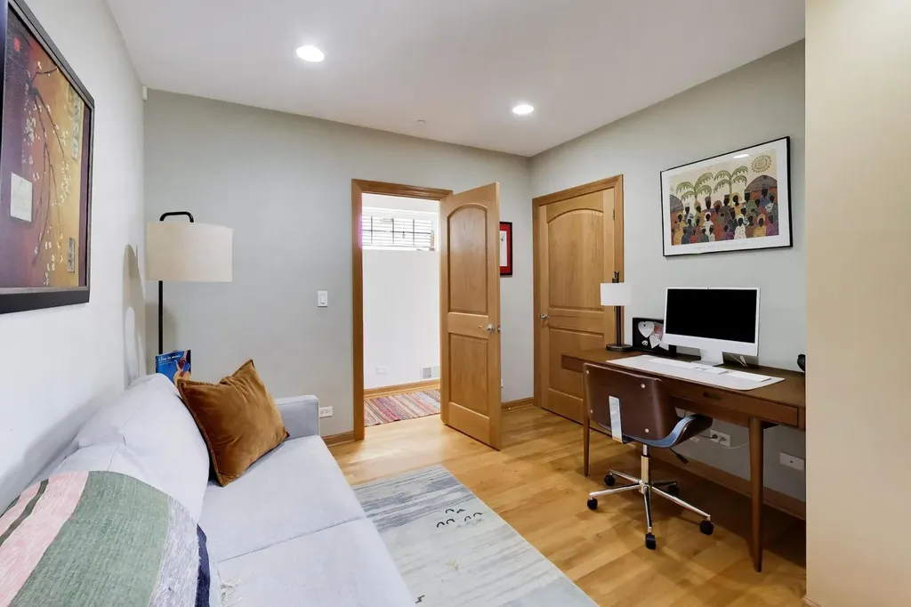 4831 West Winnemac Avenue Chicago IL 60630