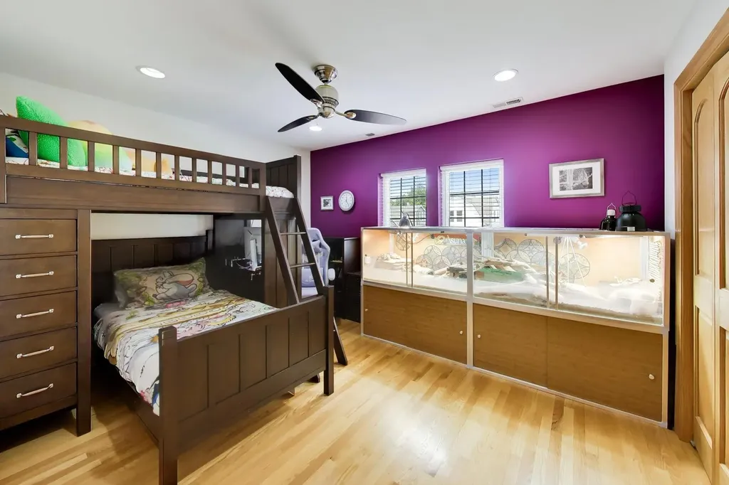 4831 West Winnemac Avenue Chicago IL 60630