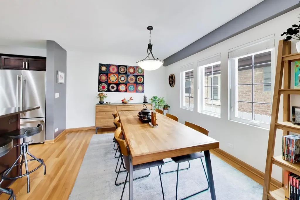 4831 West Winnemac Avenue Chicago IL 60630