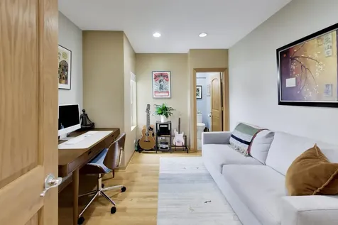 4831 West Winnemac Avenue Chicago IL 60630