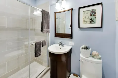 4831 West Winnemac Avenue Chicago IL 60630