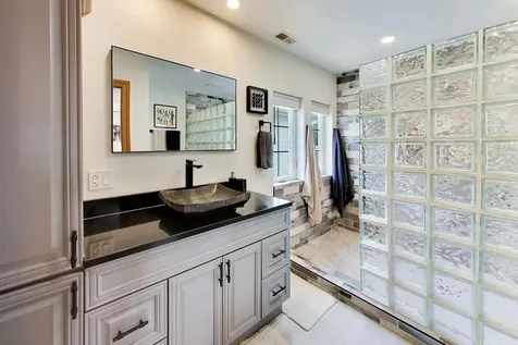 4831 West Winnemac Avenue Chicago IL 60630