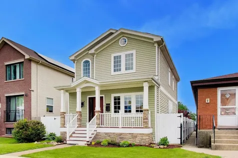 4831 West Winnemac Avenue Chicago IL 60630
