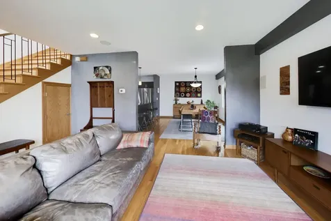 4831 West Winnemac Avenue Chicago IL 60630