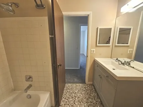 1182 Northbury Lane Wheeling IL 60090