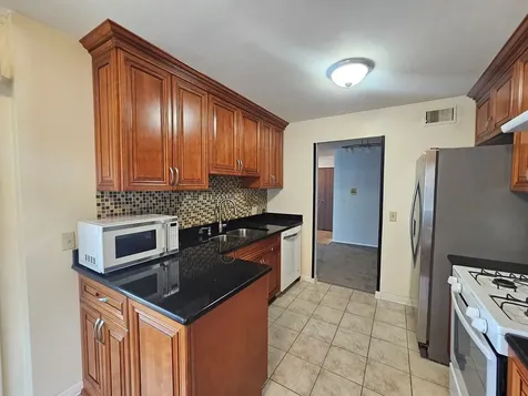 1182 Northbury Lane Wheeling IL 60090