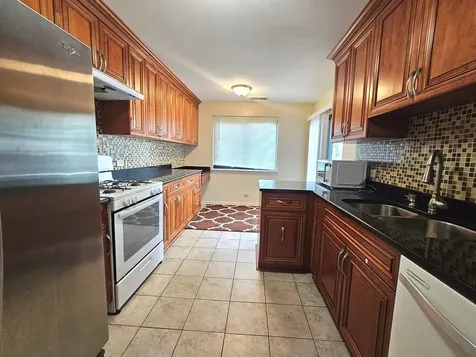 1182 Northbury Lane Wheeling IL 60090