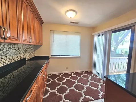 1182 Northbury Lane Wheeling IL 60090