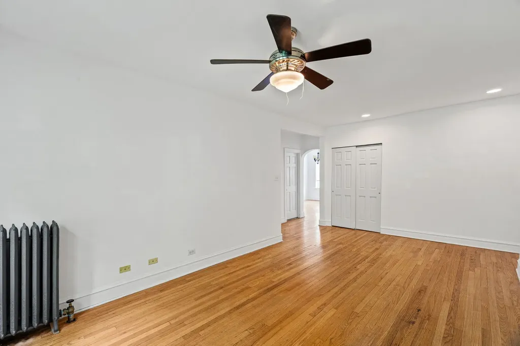 3135 West Leland Avenue Chicago IL 60625