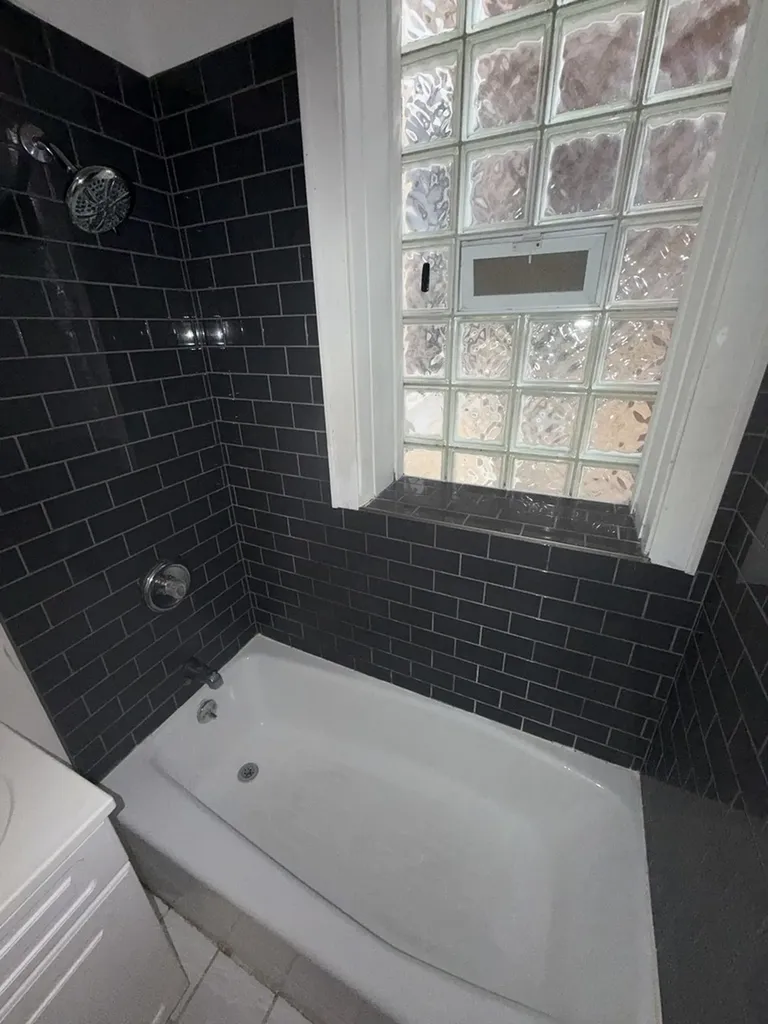 3135 West Leland Avenue Chicago IL 60625