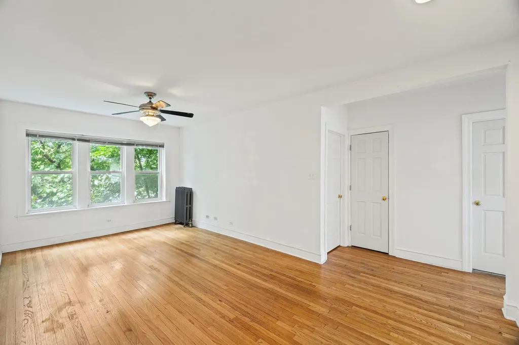 3135 West Leland Avenue Chicago IL 60625