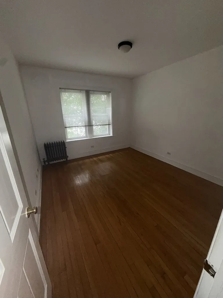 3135 West Leland Avenue Chicago IL 60625