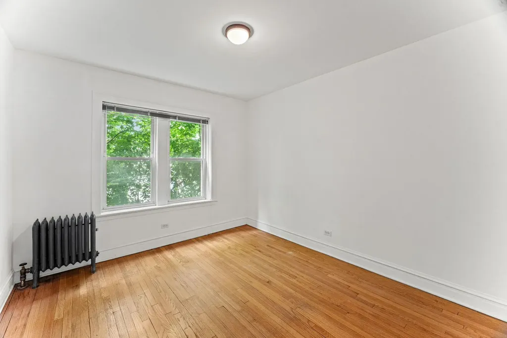 3135 West Leland Avenue Chicago IL 60625