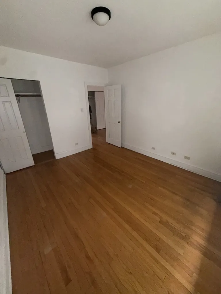 3135 West Leland Avenue Chicago IL 60625