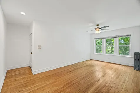 3135 West Leland Avenue Chicago IL 60625