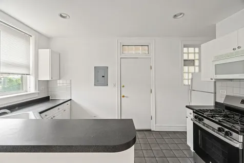 3135 West Leland Avenue Chicago IL 60625