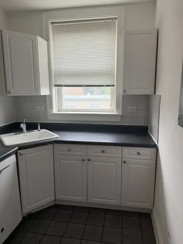 3135 West Leland Avenue Chicago IL 60625