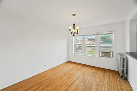 3135 West Leland Avenue Chicago IL 60625