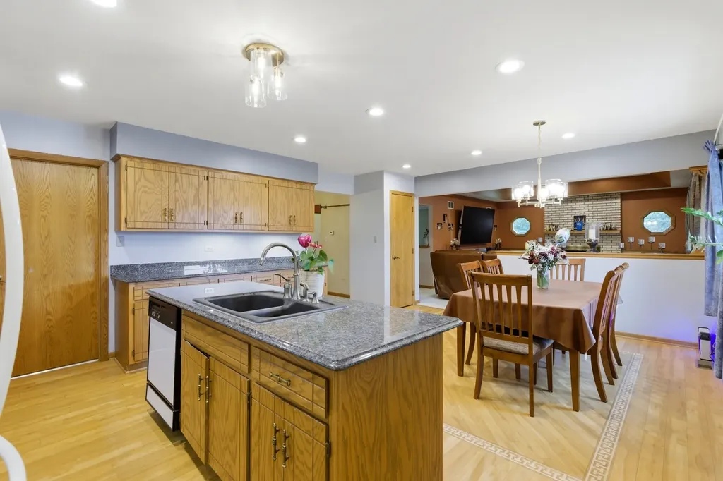 17557 Ryan Lane Orland Park IL 60467