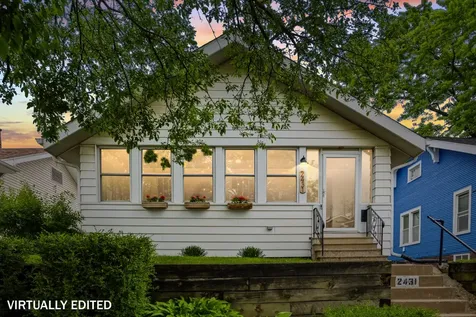 2431 14TH Avenue Moline IL 61265