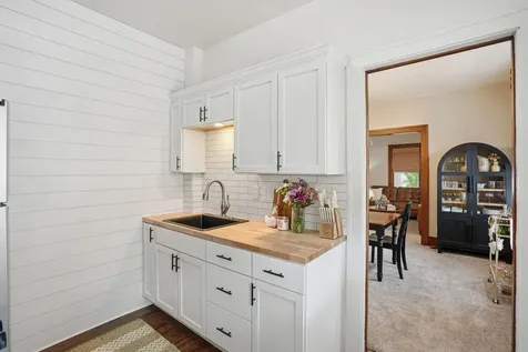 2431 14TH Avenue Moline IL 61265