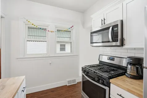 2431 14TH Avenue Moline IL 61265