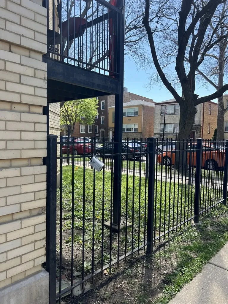2254 West Arthur Avenue Chicago IL 60645