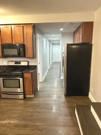 2254 West Arthur Avenue Chicago IL 60645