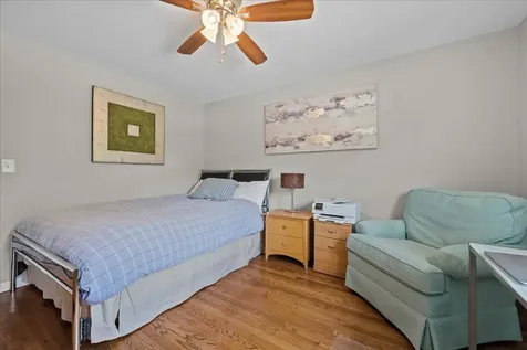 1042 Gordon Terrace Deerfield IL 60015
