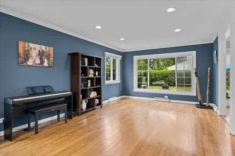 1042 Gordon Terrace Deerfield IL 60015