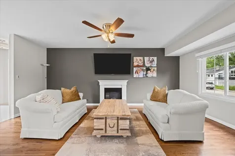 1042 Gordon Terrace Deerfield IL 60015