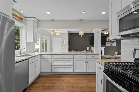 1042 Gordon Terrace Deerfield IL 60015