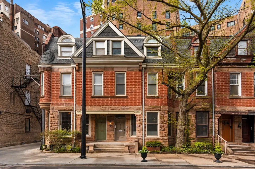 2113 North Clark Street Chicago IL 60614